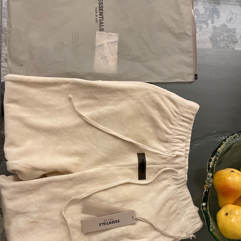 Essentials Fear of God Velour Pant - EGG SHELL -xs